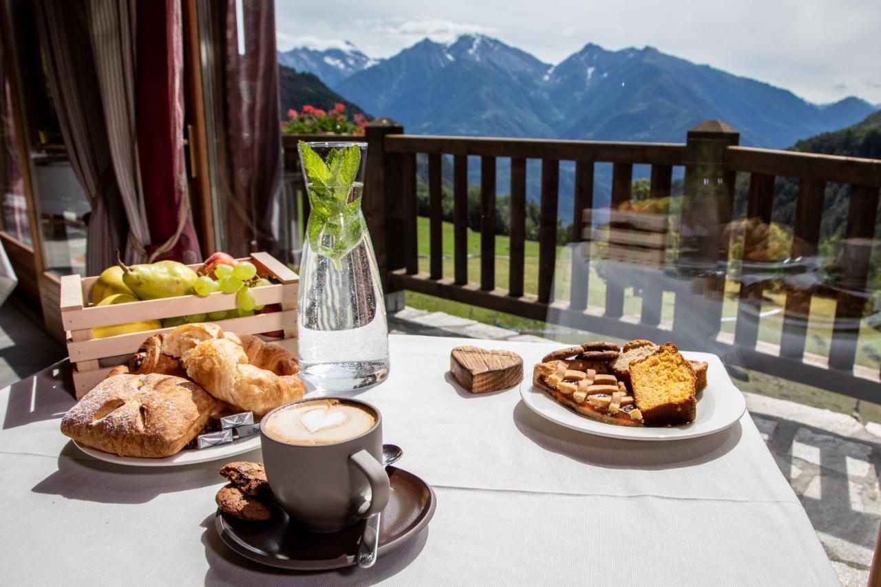 Silou Retreat Hotel Champdepraz Kültér fotó