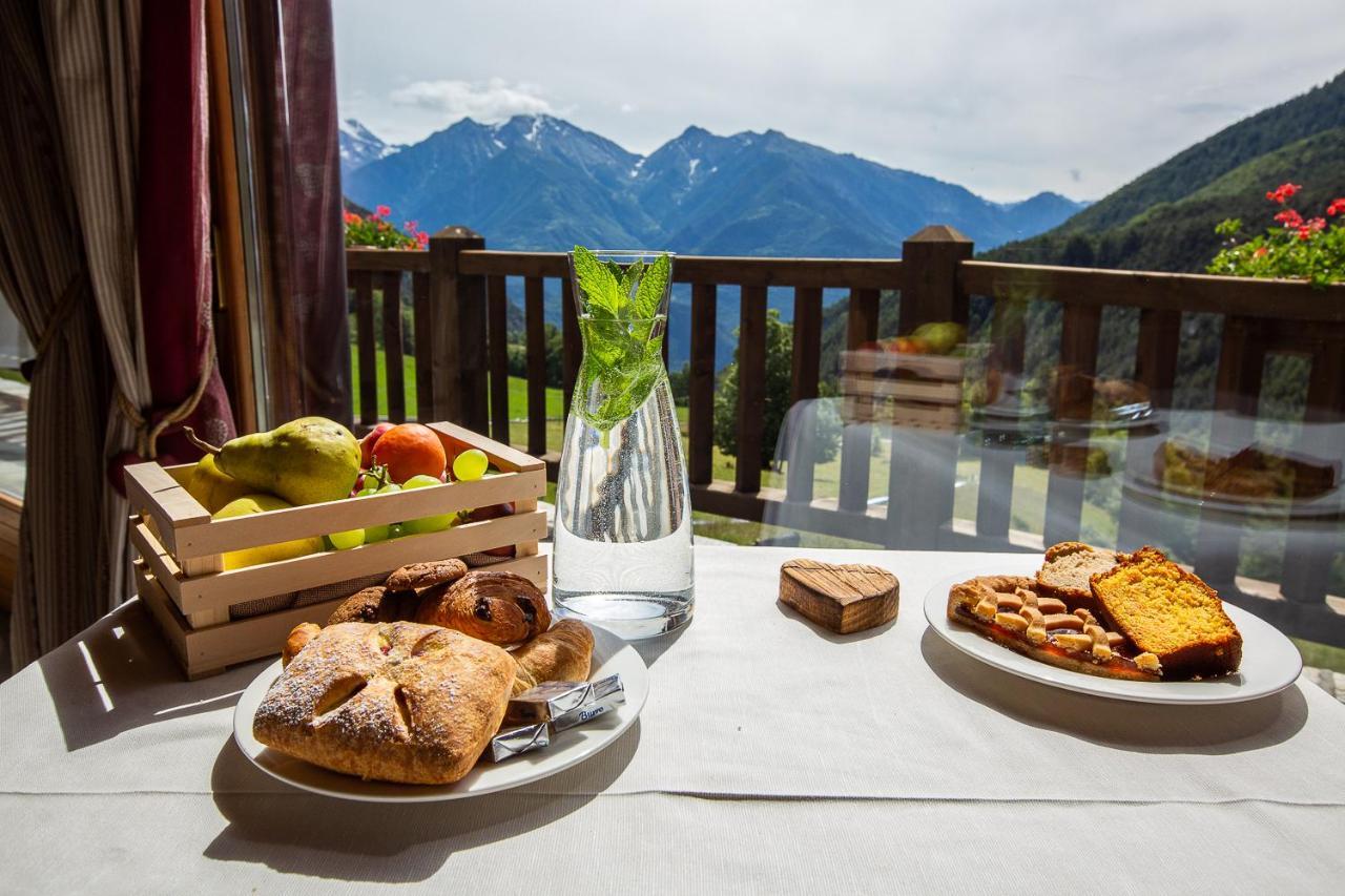Silou Retreat Hotel Champdepraz Kültér fotó