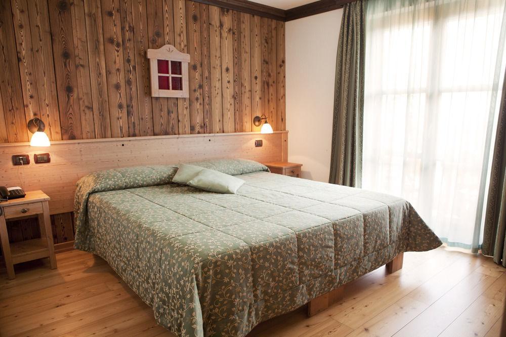 Silou Retreat Hotel Champdepraz Kültér fotó