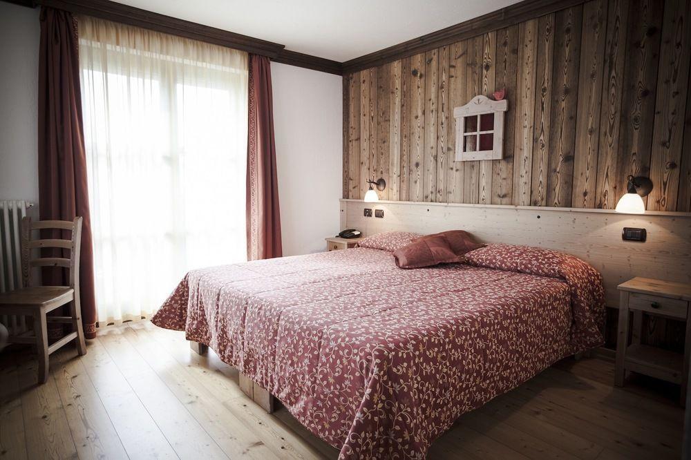 Silou Retreat Hotel Champdepraz Kültér fotó