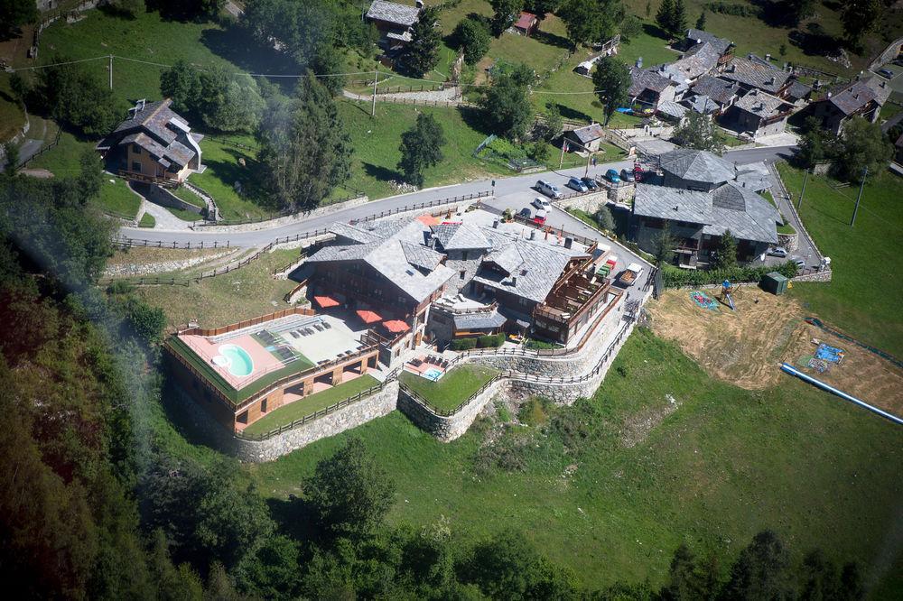 Silou Retreat Hotel Champdepraz Kültér fotó
