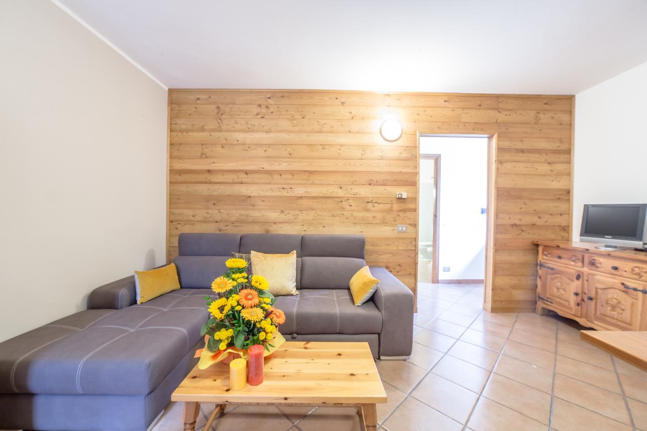 Silou Retreat Hotel Champdepraz Kültér fotó