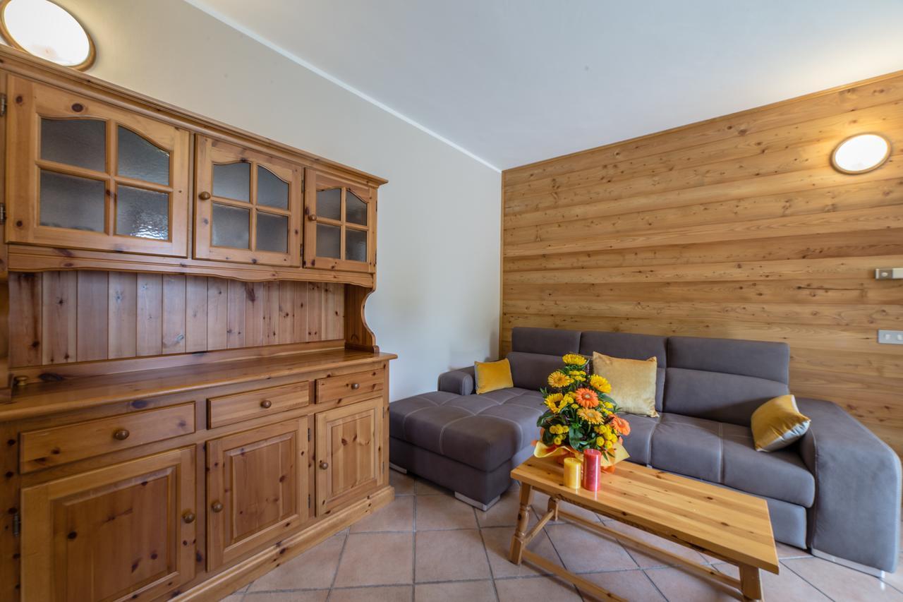 Silou Retreat Hotel Champdepraz Kültér fotó