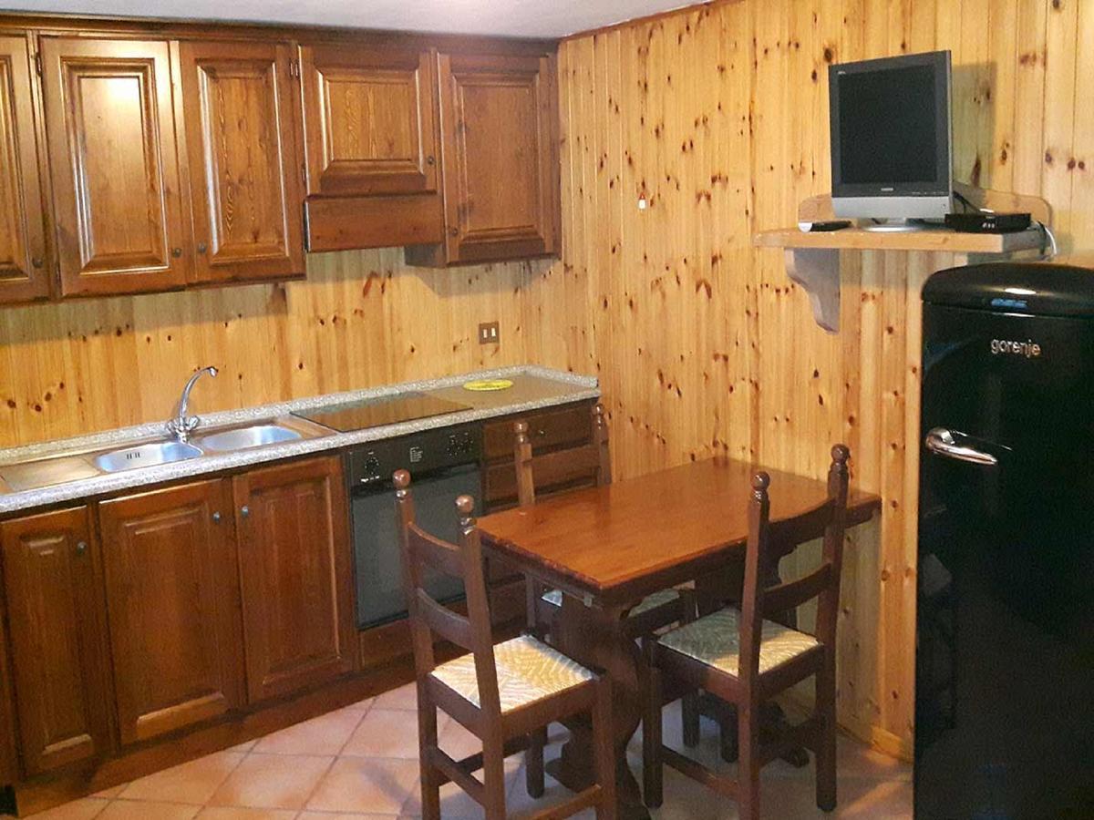 Silou Retreat Hotel Champdepraz Kültér fotó